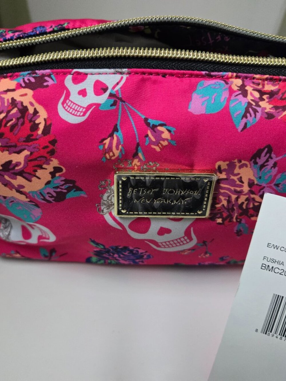 NWT Betsy Johnson skull make up bag